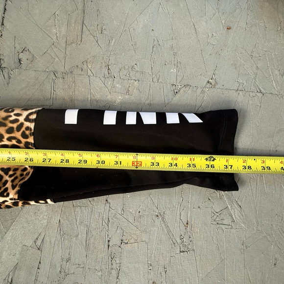 Y2K PINK Victoria’s Secret Leopard Stripe Logo Active Leggings - Size Large - Picture 7 of 7